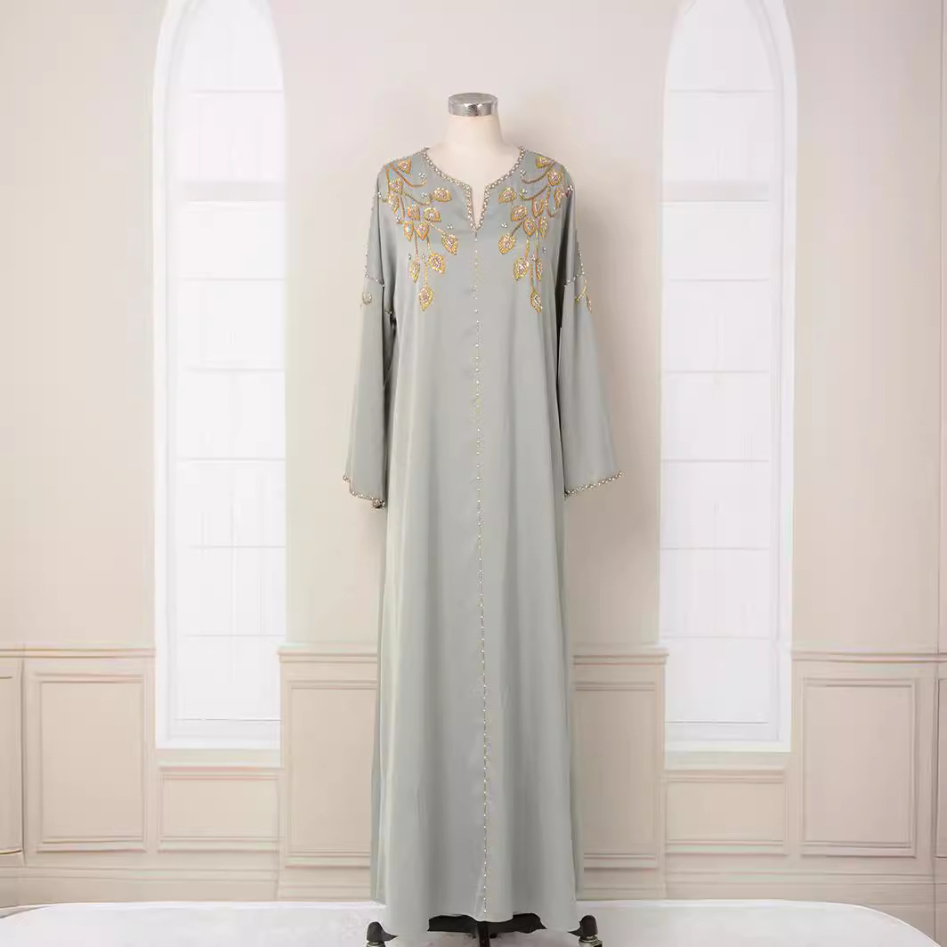 Street Fashion Dubai - Heavy Industry Hand-sewn Bead Dress, Dubai